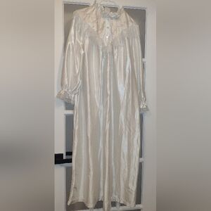 Avon vintage nightgown ptp 24"